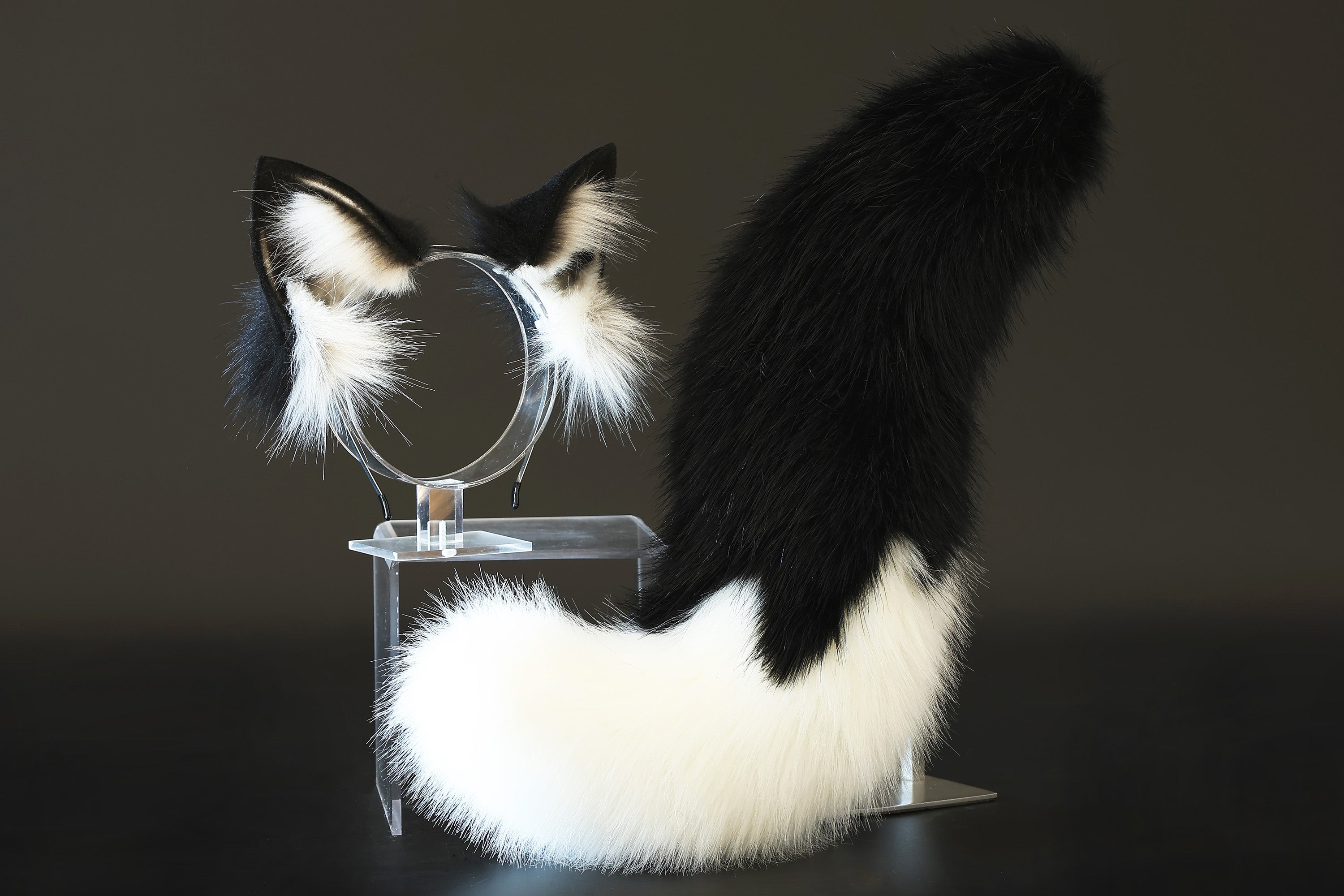 Black white realistic faux fur fox tail and ear set splicing wolf ear and tail butt plug anime cosplay therian cat ear and tail kitten tail and ears kemonomimi