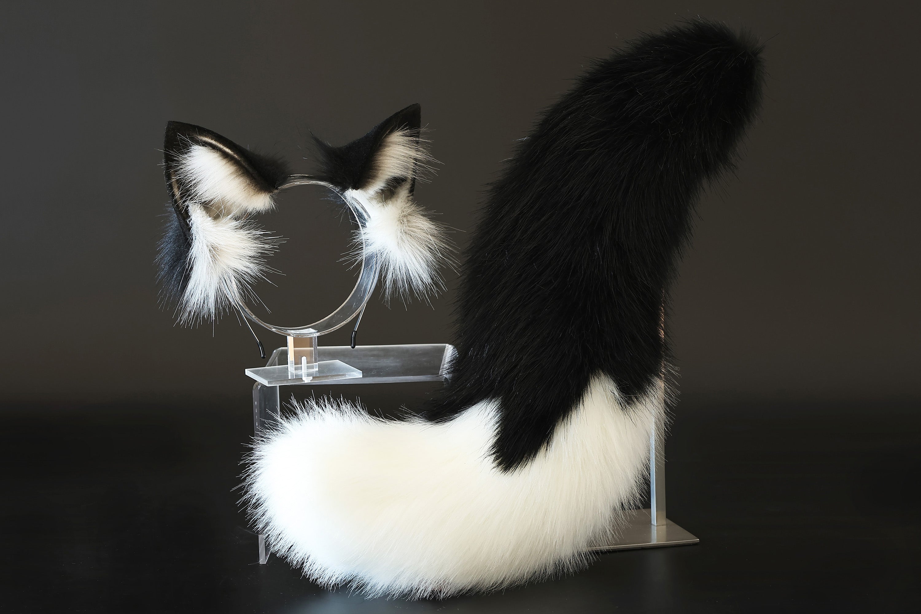 Black white realistic faux fur fox tail and ear set splicing wolf ear and tail butt plug anime cosplay therian cat ear and tail kitten tail and ears kemonomimi