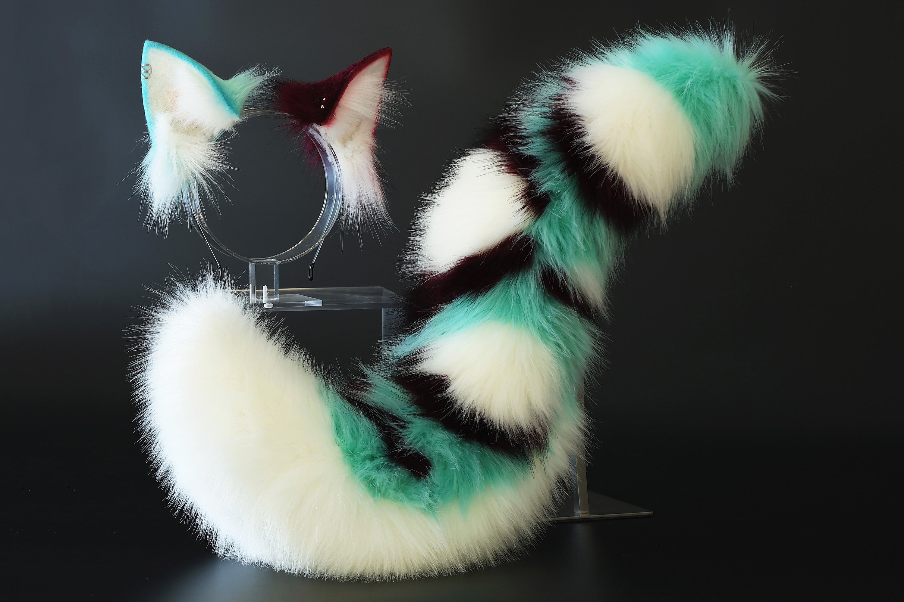 Realistic faux fur wolf ear and tail set Lake blue splicing fox ear and tail anime cosplay cat ear and tail kitten therian fox tail kemonomimi