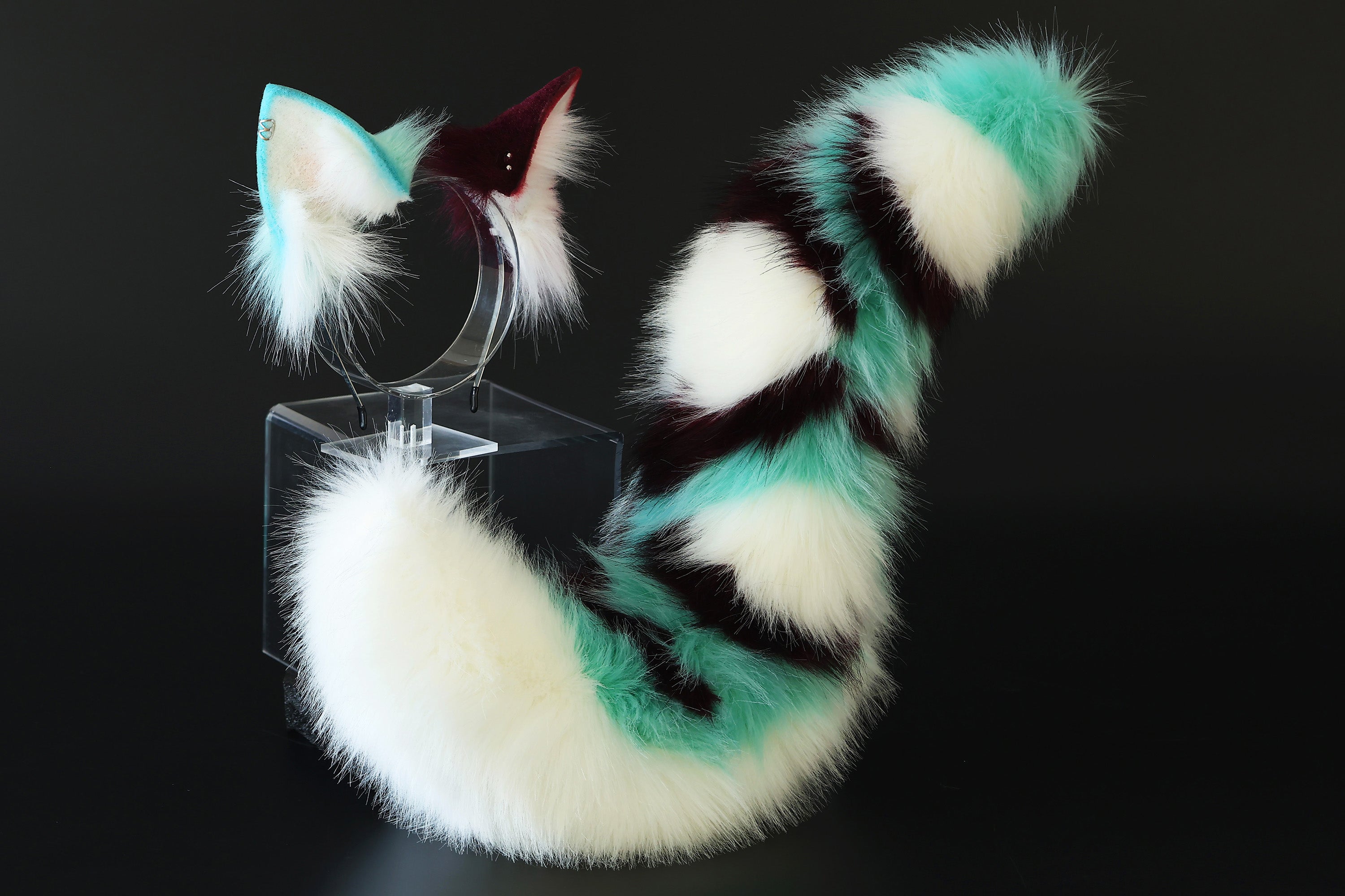 Realistic faux fur wolf ear and tail set Lake blue splicing fox ear and tail anime cosplay cat ear and tail kitten therian fox tail kemonomimi