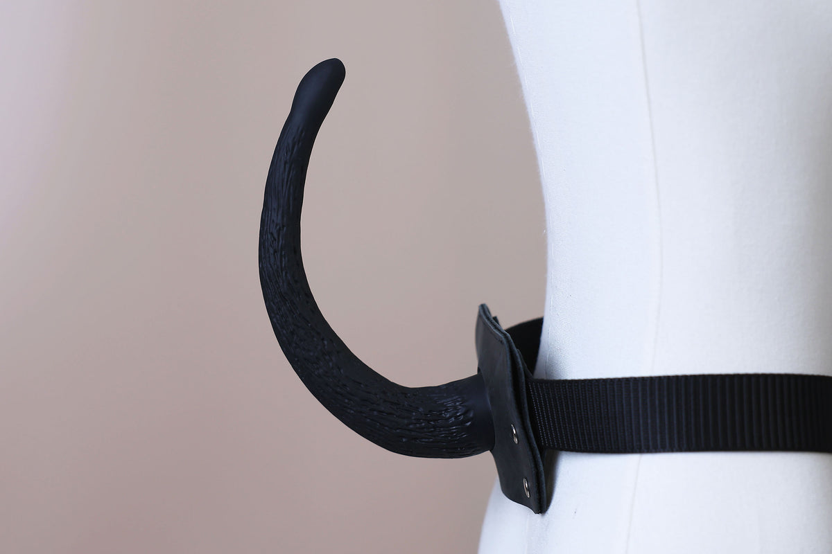 Small hypermotion tail silicone core with secure leather holster hyper motion tail wagging tail kemonomimi therian silicone core tail