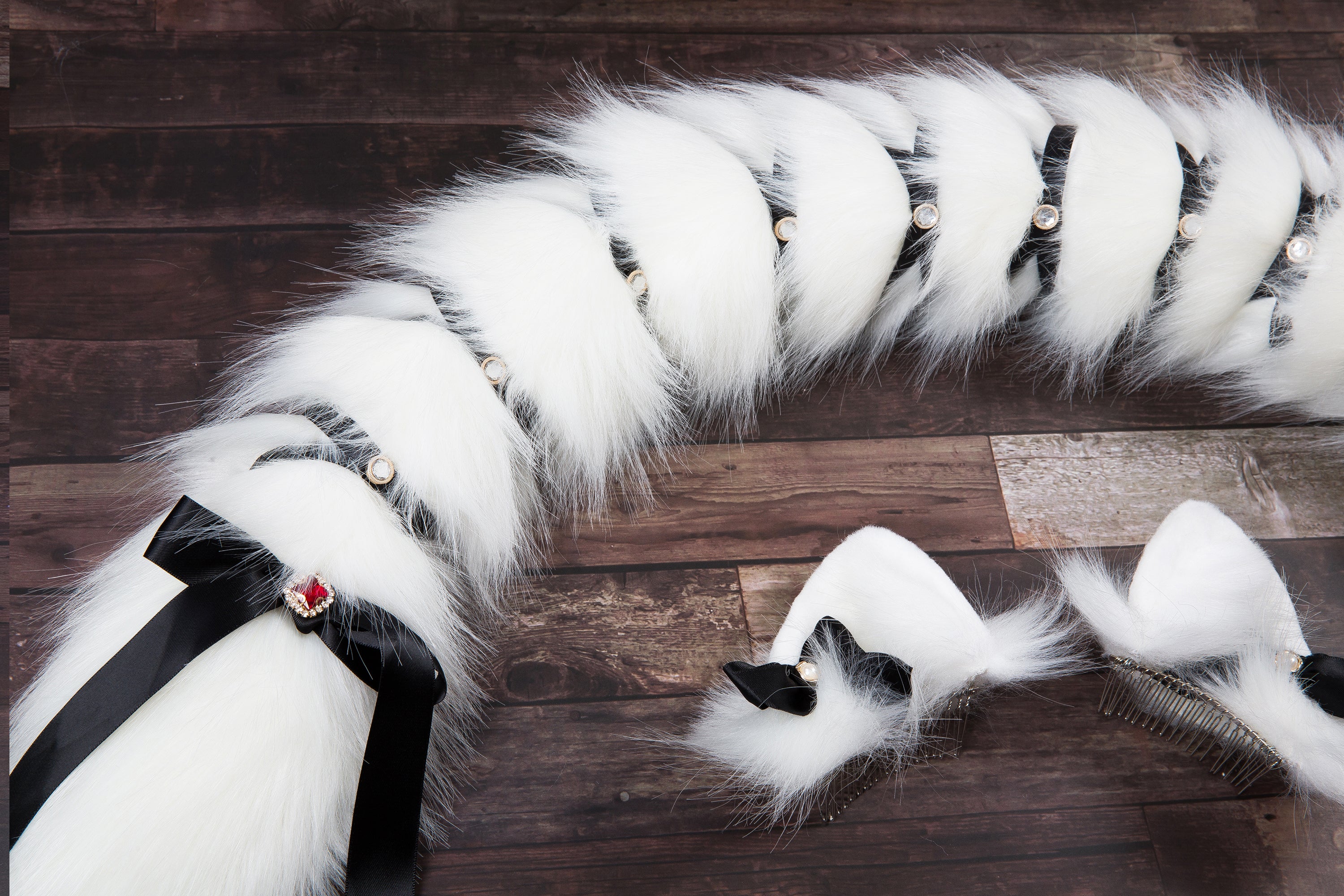 white fox tail plug and ear tail butt plug and ear tail buttplug bdsm Aliriga white fox tail plug and ear tail butt plug and ear tail buttplug bdsm Aliriga